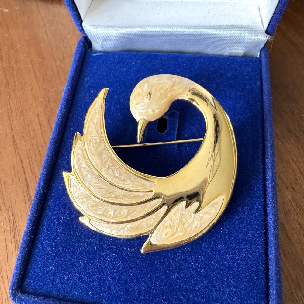 Vintage Gold Swan Brooch
